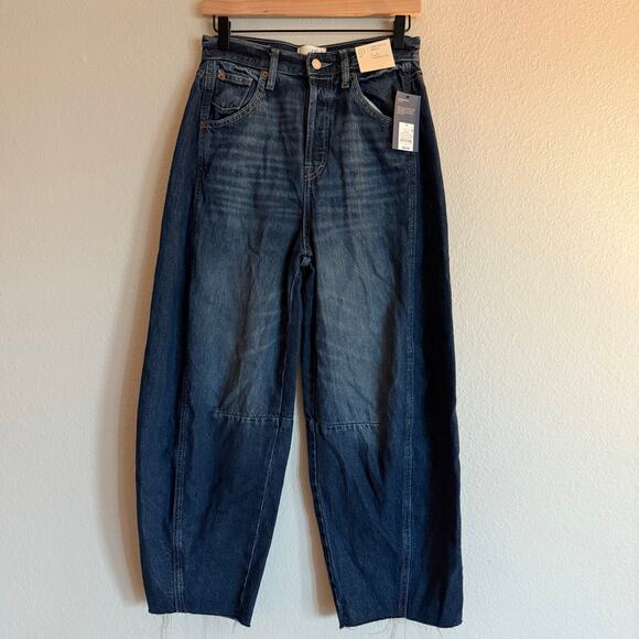 Universal Thread Women's High-Rise Easy Barrel Ankle Jeans, Size 2 Reg - Picture 1 of 6